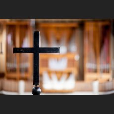 IMG_0459_Christuskirche_Kreuz_Orgel.jpg